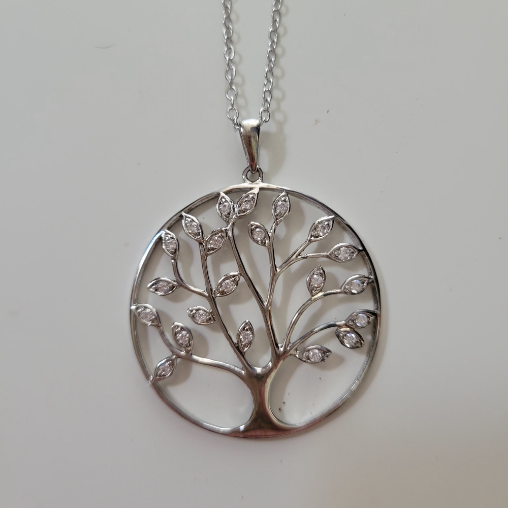 Elegant 18" Silvertone Tree of Life Pendant Necklace